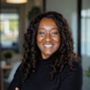 Meet your Posher, Tia